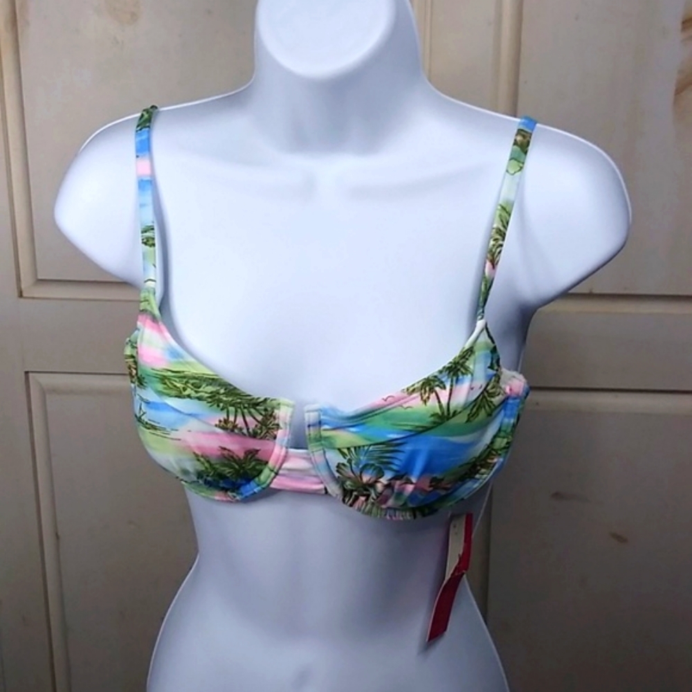 Xhilaration Swimsuit Top